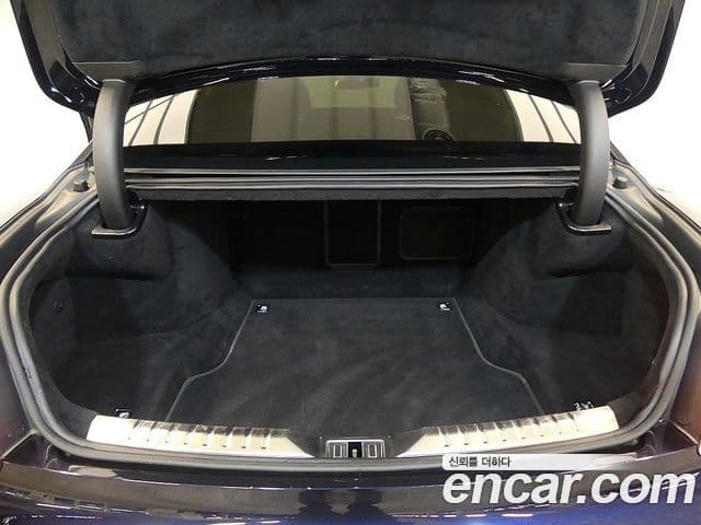 Bentley Flying Spur 2023 — Şəkil 19/20