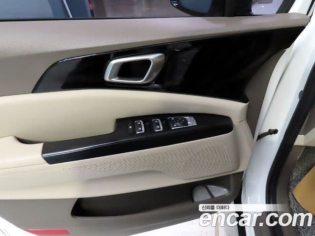 Kia Carnival 2023 — Şəkil 15/20