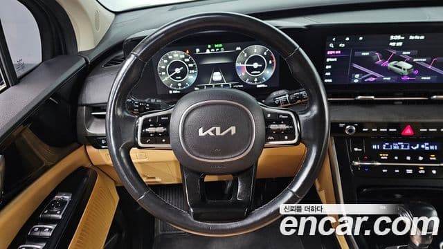 Kia Carnival 2021 — фото 15 из 20