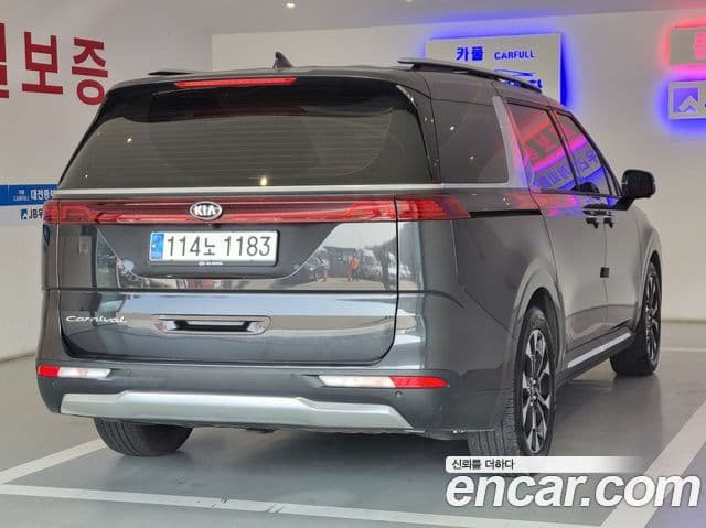 Kia Carnival 2021 — фото 4 из 19
