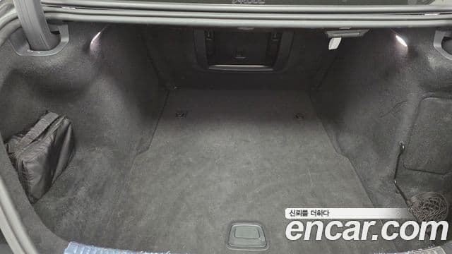 Mercedes-Benz S-Class 2022 — Photo 16/17