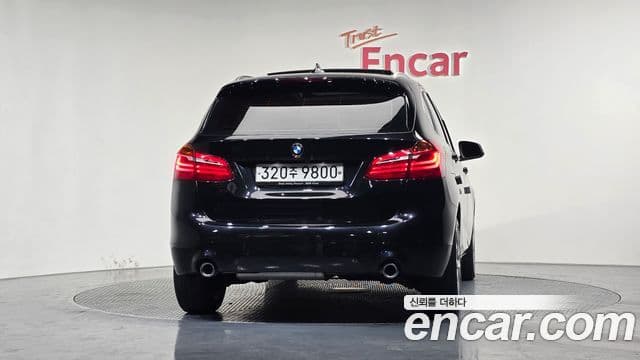 BMW 2 Series Active Tourer 2020 — Photo 3/20