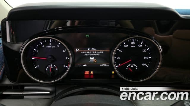 Kia Carnival 2021 — ფოტო 8/20