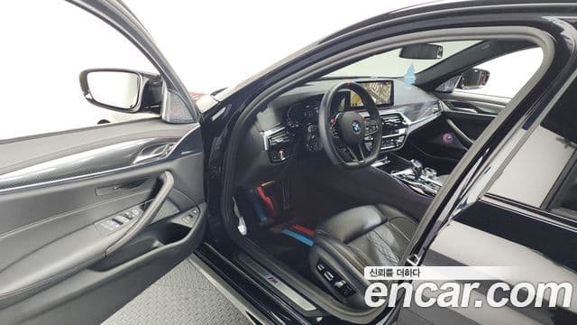 BMW 5 Series 2022 — ფოტო 10/20