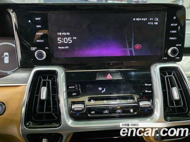 Kia Sorento 2021 — Фото 11/20