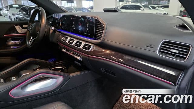 Mercedes-Benz GLE-Class 2022 — Photo 14/17