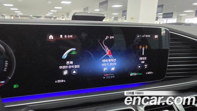Mercedes-Benz GLE-Class 2022 — Photo 12/17