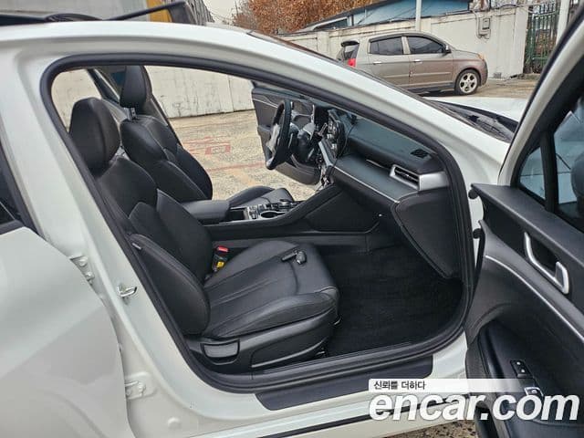Kia K5 2023 — ფოტო 9/20