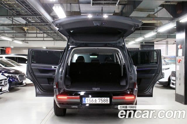 Hyundai Santa Fe 2023 — ფოტო 18/20