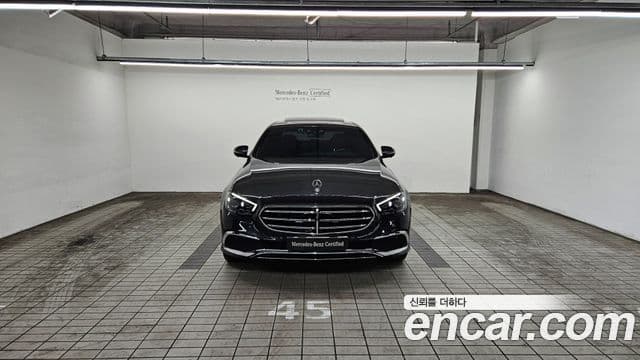 Mercedes-Benz E-Class 2023 — ფოტო 5/20