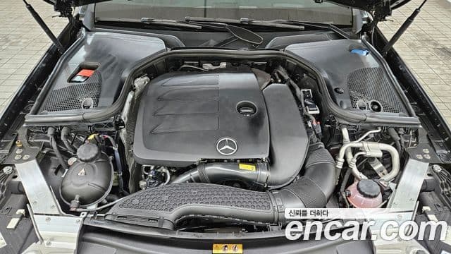 Mercedes-Benz E-Class 2023 — ფოტო 14/20