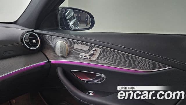 Mercedes-Benz E-Class 2023 — ფოტო 6/20