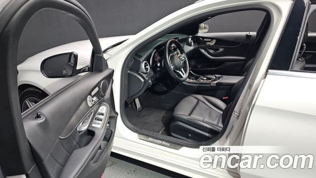 Mercedes-Benz C-Class 2019 — Şəkil 8/20