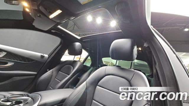 Mercedes-Benz C-Class 2019 — Şəkil 18/20