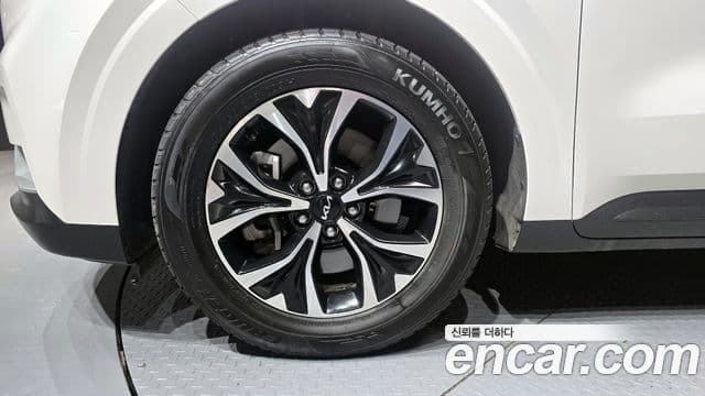 Kia Carnival 2022 — фото 5 из 20