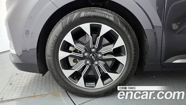 Kia Carnival 2023 — фото 5 из 20
