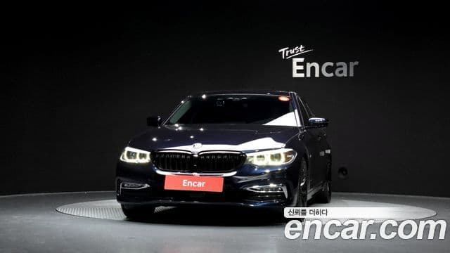 BMW 5 Series 2018 — ფოტო 2/20