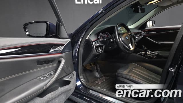 BMW 5 Series 2018 — Şəkil 9/20