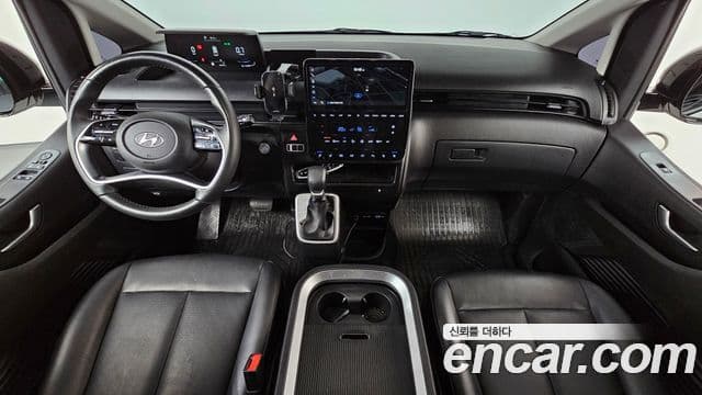 Hyundai Staria 2023 — Фото 7/20