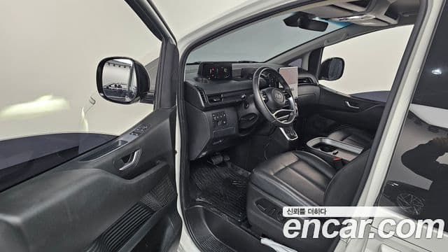 Hyundai Staria 2023 — Фото 10/20