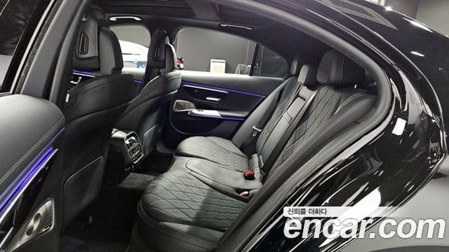Mercedes-Benz E-Class 2024 — фото 10 из 20