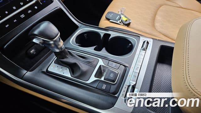 Kia Carnival 2021 — фото 9 из 20