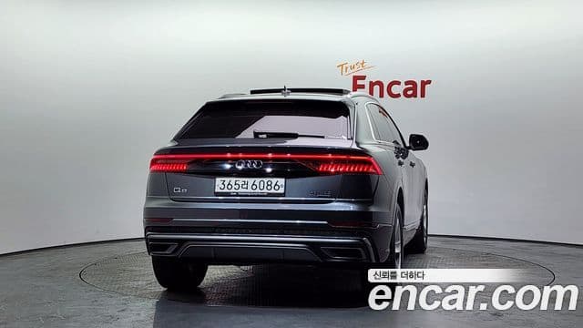 Audi Q7 2020 — ფოტო 4/20