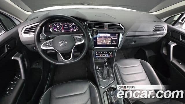 Volkswagen Tiguan 2022 — ფოტო 7/20