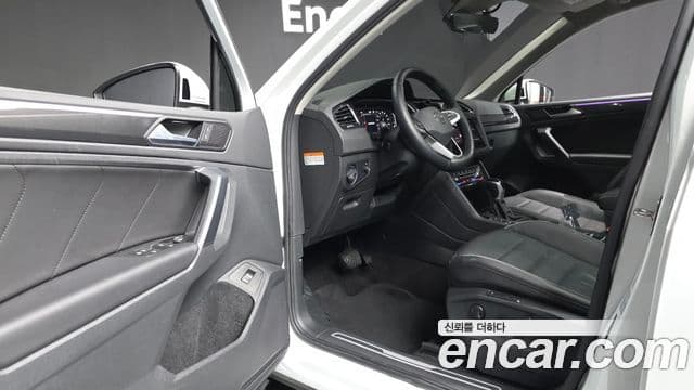 Volkswagen Tiguan 2022 — фото 10 из 20