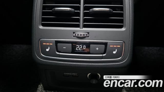 Audi A4 2021 — ფოტო 18/20