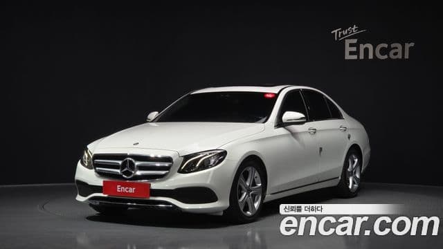 Mercedes-Benz E-Class 2018 — Фото 1/20