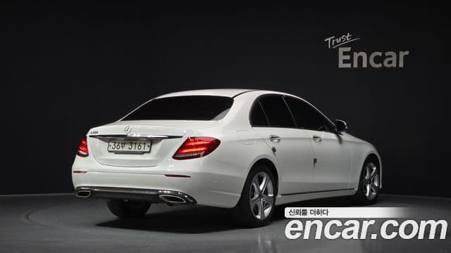 Mercedes-Benz E-Class 2018 — Фото 2/20