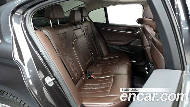 BMW 5 Series 2021 — Фото 12/20