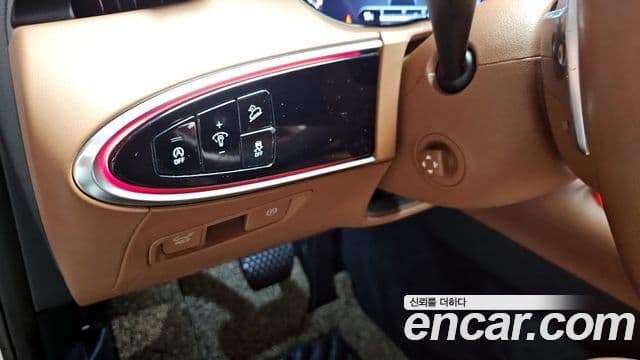 Genesis GV70 2021 — ფოტო 14/20