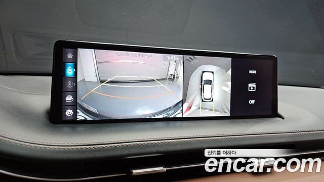 Genesis GV70 2021 — ფოტო 16/20