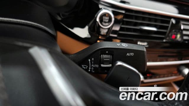 BMW 5 Series 2018 — Şəkil 18/20