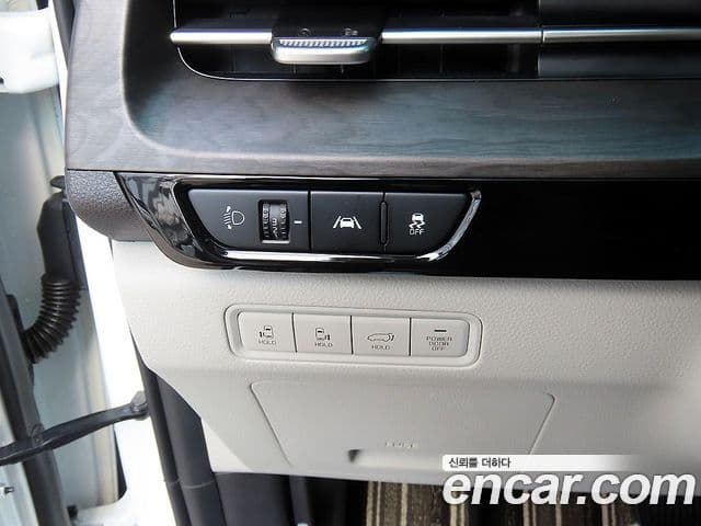 Kia Carnival 2022 — фото 10 из 20