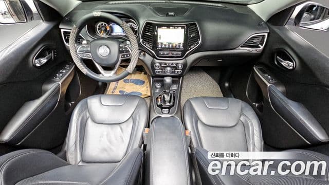 Jeep Cherokee 2020 — фото 7 из 20