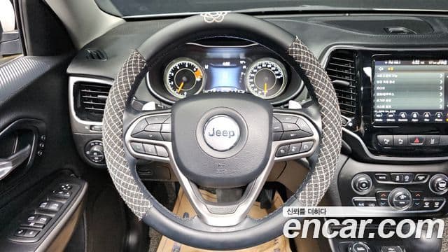 Jeep Cherokee 2020 — фото 15 из 20