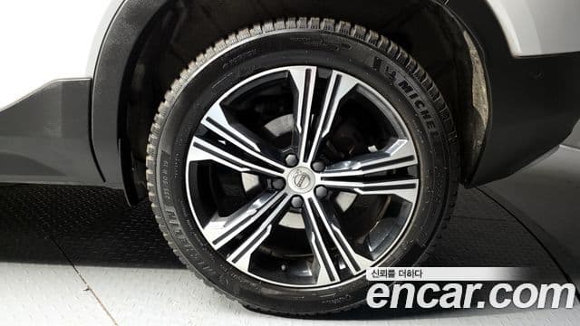 Volvo XC40 2022 — Şəkil 5/20
