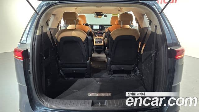 Kia Carnival 2022 — фото 20 из 20