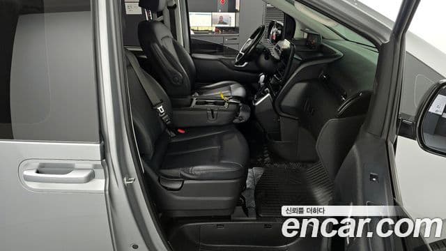 Hyundai Staria 2023 — фото 11 из 20
