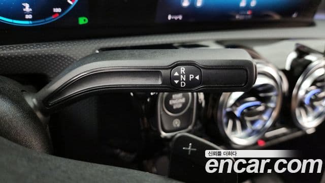 Mercedes-Benz A-Class 2023 — ფოტო 9/20