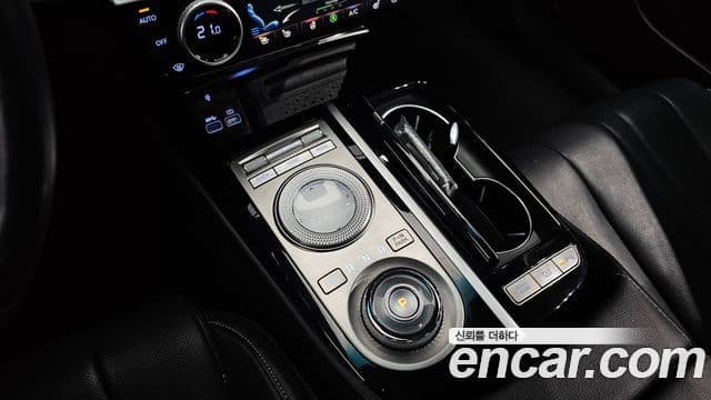 Genesis Electrified G80 2021 — фото 9 из 20