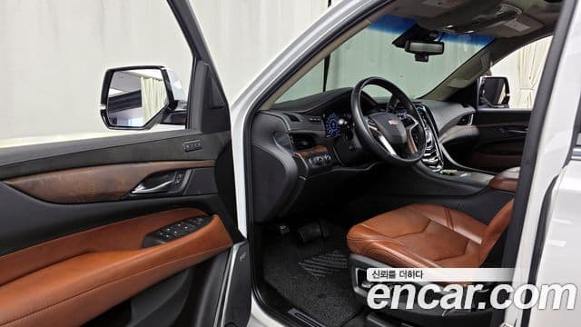 Cadillac Escalade 2018 — Фото 10/20