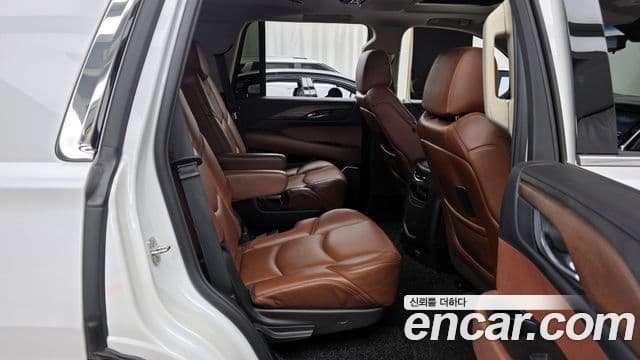 Cadillac Escalade 2018 — Фото 12/20
