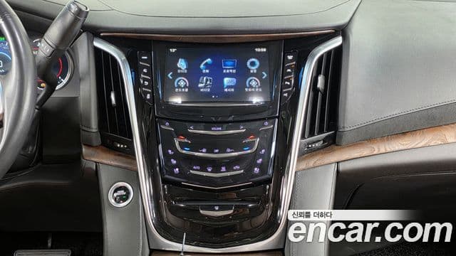 Cadillac Escalade 2018 — Фото 14/20