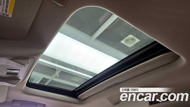 Cadillac Escalade 2018 — Фото 19/20