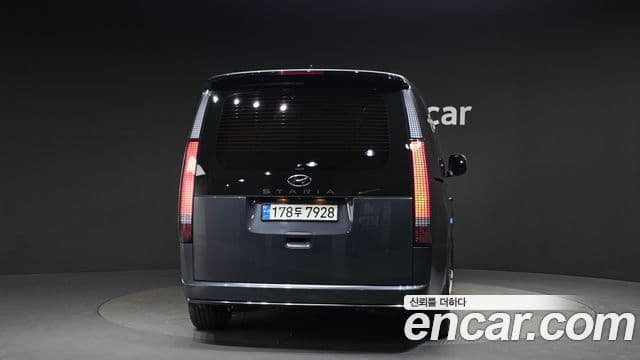 Hyundai Staria 2022 — Фото 4/20
