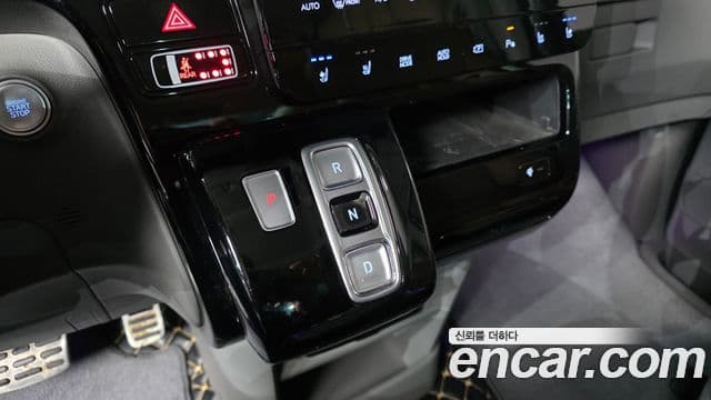 Hyundai Staria 2022 — Фото 9/20
